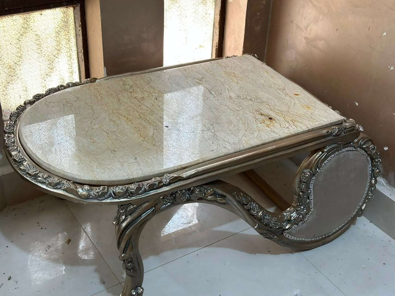 سلام عليكم تخم للبيع ملكي صارله سبوعين من اخذته بعده جديد والنضافه كدام عينك 6 قطع 
مكاني/ كربلاء طويريج
للأستفسار ‭***********‬
