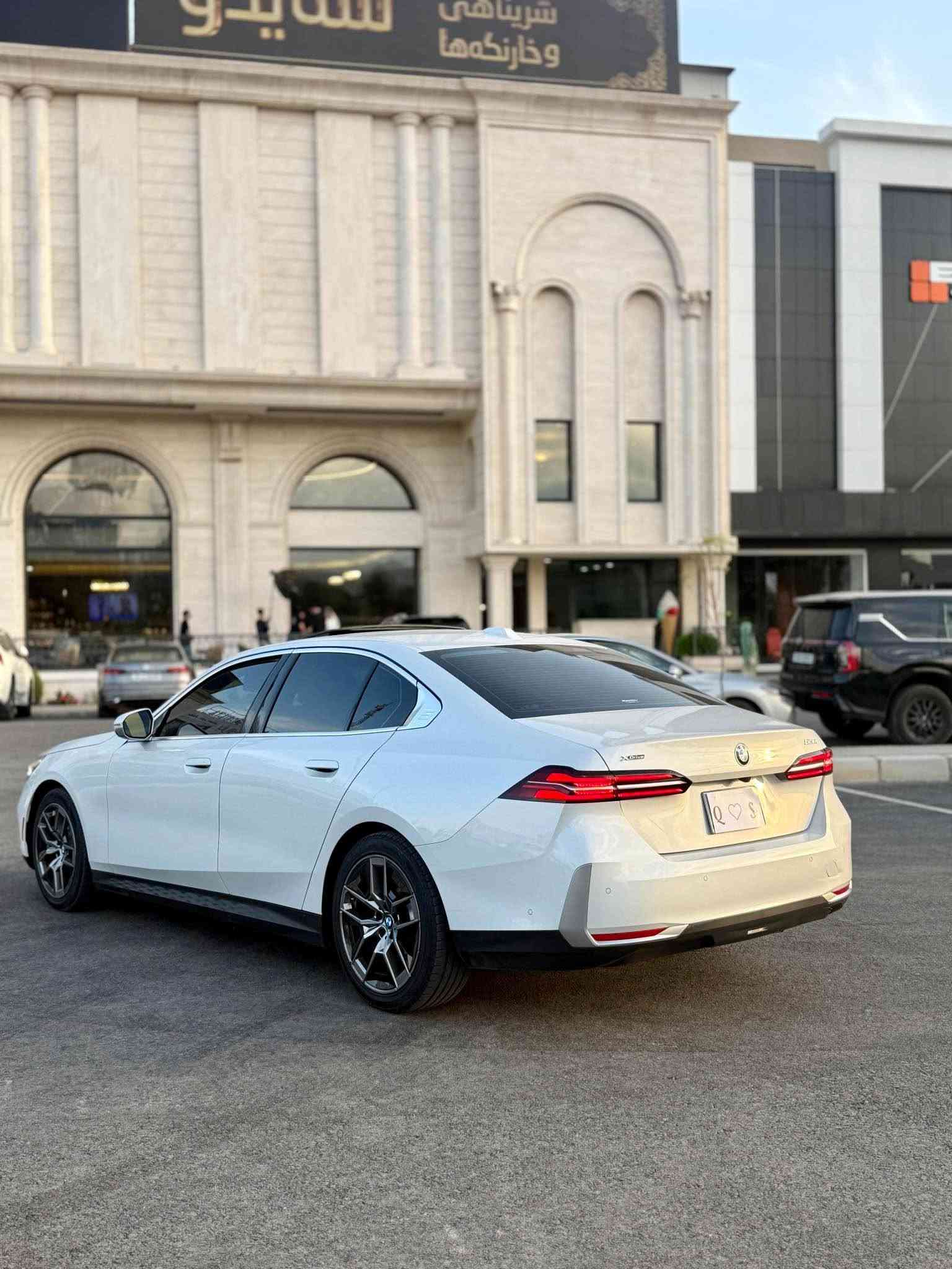 BMW 530i 2026 Experience Full Clean title Titanium Edition Face Lift 💵(495$)🔒

بي ام دبليو  BMW 530i Xdriveإكسبرنس تايتانيوم اديشن كلين تايتل مرقم جاهز💯 و كتاب تضليل باقي سنه🛑
سعر/ 495$ ورقه مجال جدا بسيط ماكو بهيج سعر جاهز و مرقم.

موديل /2026 الشكل الجديد كليا

العداد / ماشية 34 الف فقط

اللون /ابيض ميتاليك ، تيتانيوم اديشن، ديزاينو ، 

 السيارةفول الفول، مواصفات كاملة للاخير, اربع ابواب بصمة و صندوق كهربائي و فتح واغلاق ذاتي للسيارة و الصندوق عند الاقتراب ، فتحة سقف ، لايتات و دايناميك، شاشة و ٥ كاميراو حساسات امامية خلفية ٣٦٠ درجة ، رادار امامي وخلفي و جانبي و مانع اصطدام توقف ذاتي ، رادار کبیر اداپتیف نظام القيادة الذاتية ACC، نظام منع الخروج عن المسار LKA

نظام النقطة العمياء BSA , عداد سرعة الكتروني ، شاحن موبايل لاسلكي ، بريك بصمة و اوتو هولد ، سماعات هارمان كاردون ، كشنات امامية كهرباء و ميموري جهتين ، سكان كهربائي وهزاز عند الخطوط، تحكم صوت السيارة بالاشارة ، 

دواخل ليد تتغير عدة الوان حسب الرغبة ٧ مود 

السيارة جديدة بمعنى الكلمة زيرو ، بدون اي نقص ، سيرڤس كامل بدون اي خلل 

وارد امريكي كلين تايتل بشرط الفحص والباقي مكفولة من الصبغ والبارد و الرصعات و كلشي جدا جديدة السيارة

موبايل / *********** whats app أربيل, العراق
