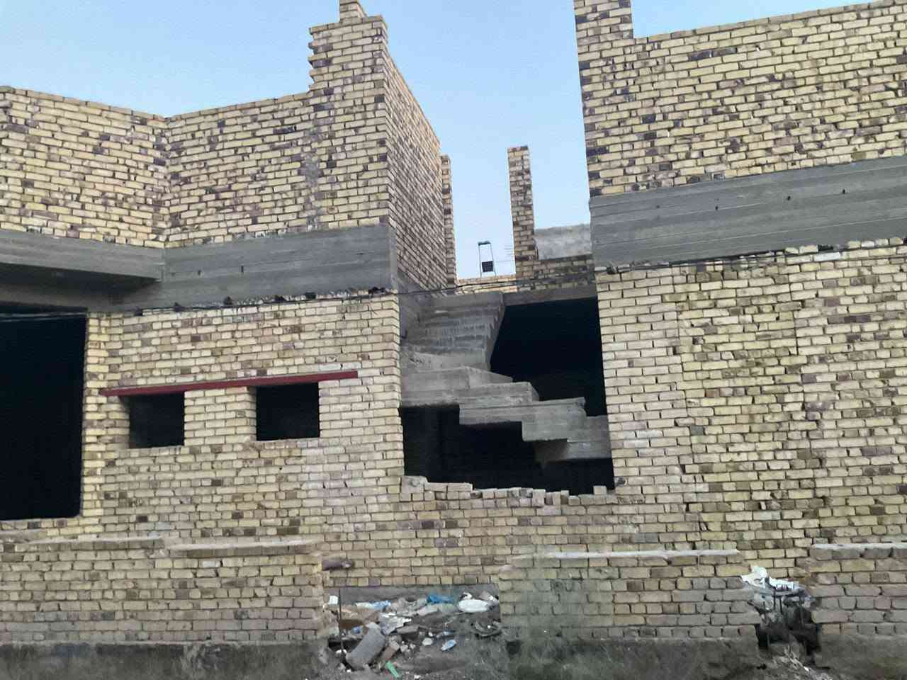 السلام عليكم ورحمة الله دار هيكل للبيع المساحة الكلية 200متر الموقع حي الصحة خلف المدهش فرع البيت ابو النسر امام الجامع للاستفسار ومعرفة باقي التفاصيل الاتصال على هذا الرقم ***********
