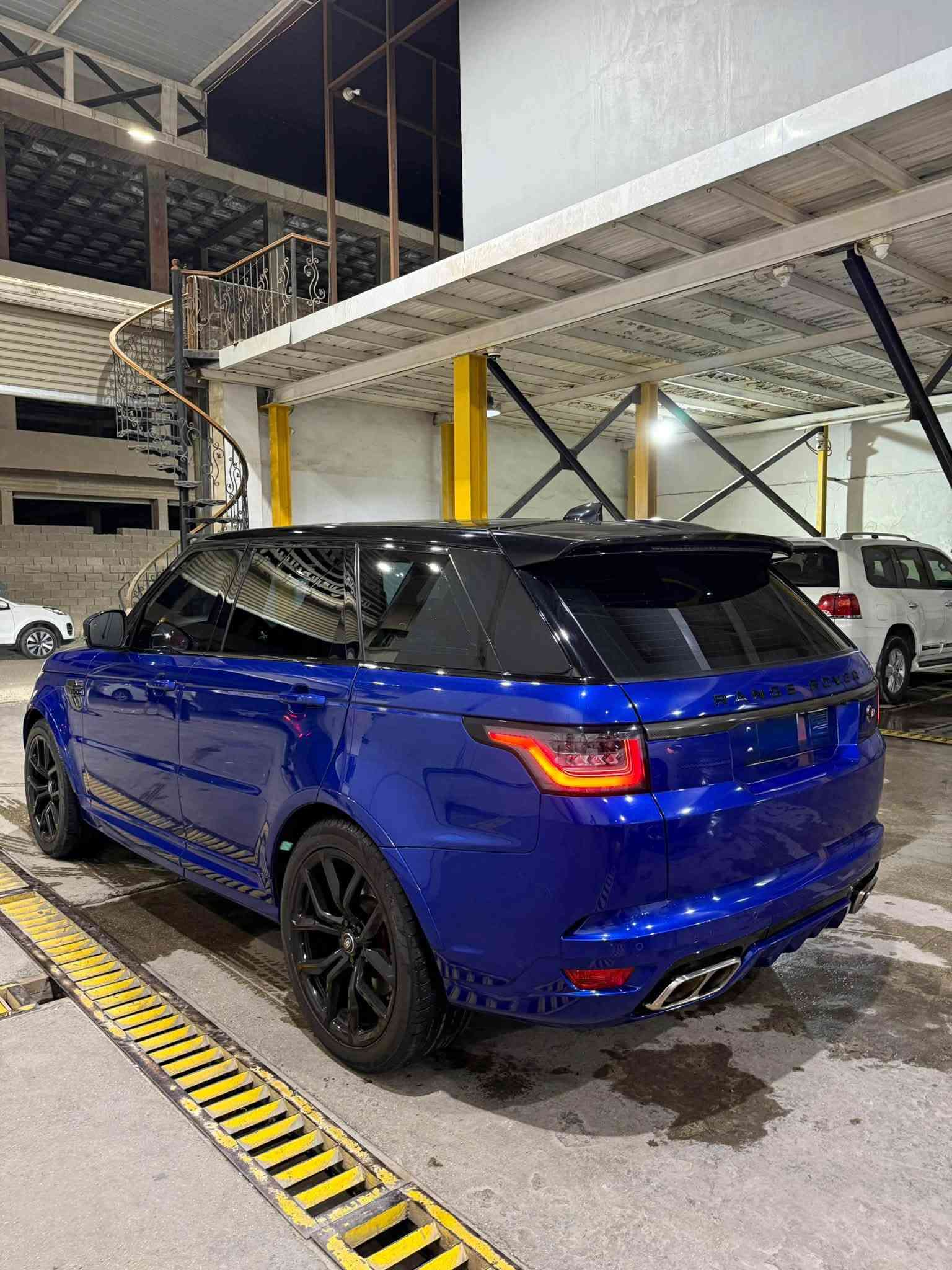 رانج سبورت SVR 🔥 للبيع و السعر مناسب
2020 خليجي ماشية 73 الف كيلو مكفولة و مغلفة ppf 
عدا ٤ اصابع تكحيل 
اعلى فئة مواصفات فول كاربون فايبر داخل و خارج 
داتاشو و اللايت داينمك ٤ عدسات 
السيارة كلش جديدة من ناحية تراي و حدادية و كلشي و مناقصها برغي و لا بيها مصرف كلش جديدة 
مكان السيارة زيونة باسمي تحويل ثاني يوم رقم بغداد
السعر 46,500$ و بيها مجال للشراي 
للاستفسار  ***********
