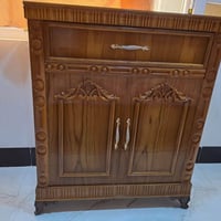 غرفه اخشاب • ٧ قطع • ٦ أبواب