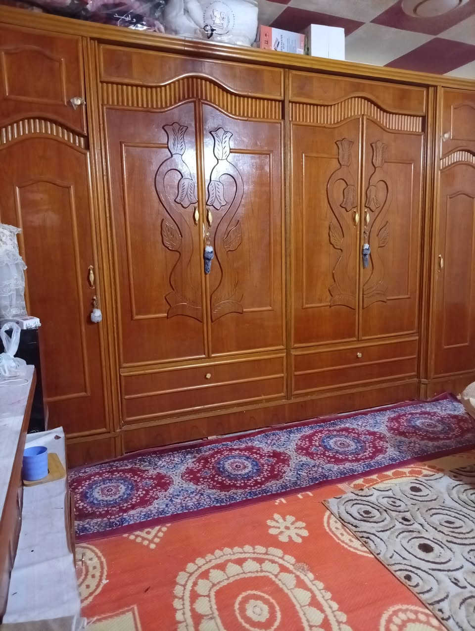 سلام عليكم غرفه نوم للبيع نضافه 90بل ميه تزكام مكاني حي غدير سعر 500رقم جهاز ***********
