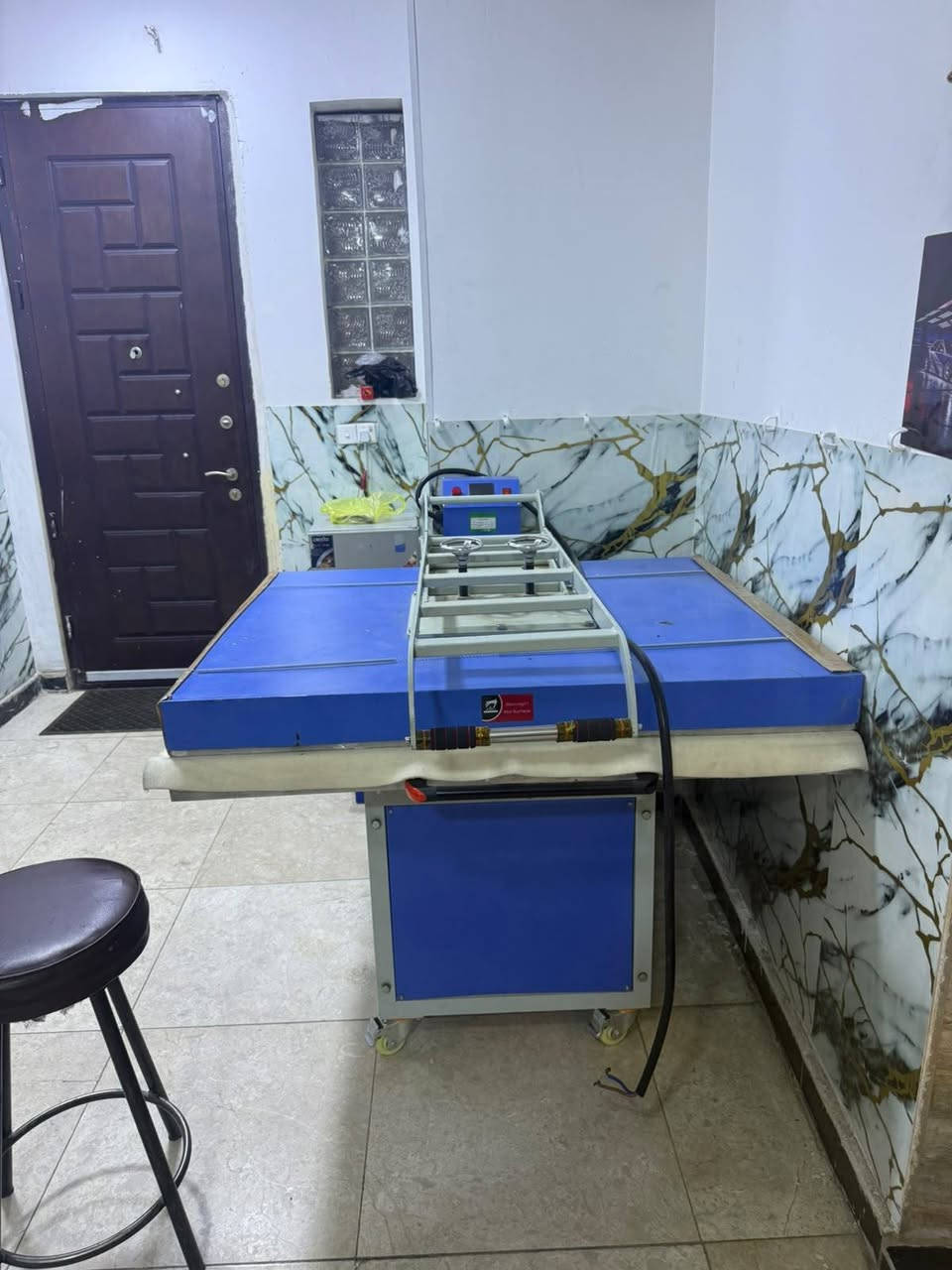 يو طابعة ابسون حراري 90 60 T3100x استخدام قليل جدا 50 طبعة مع ملف الوان خصيص للطباعة حرارية

مكبس حراري نوعية جدا جيدة استيراد خاص قياس متر في متر و20

للبيع 
***********
السعر البيع كامل وليس تجزئة 6 مليون دينار مع الفحص 
بغداد
الاعظمية
