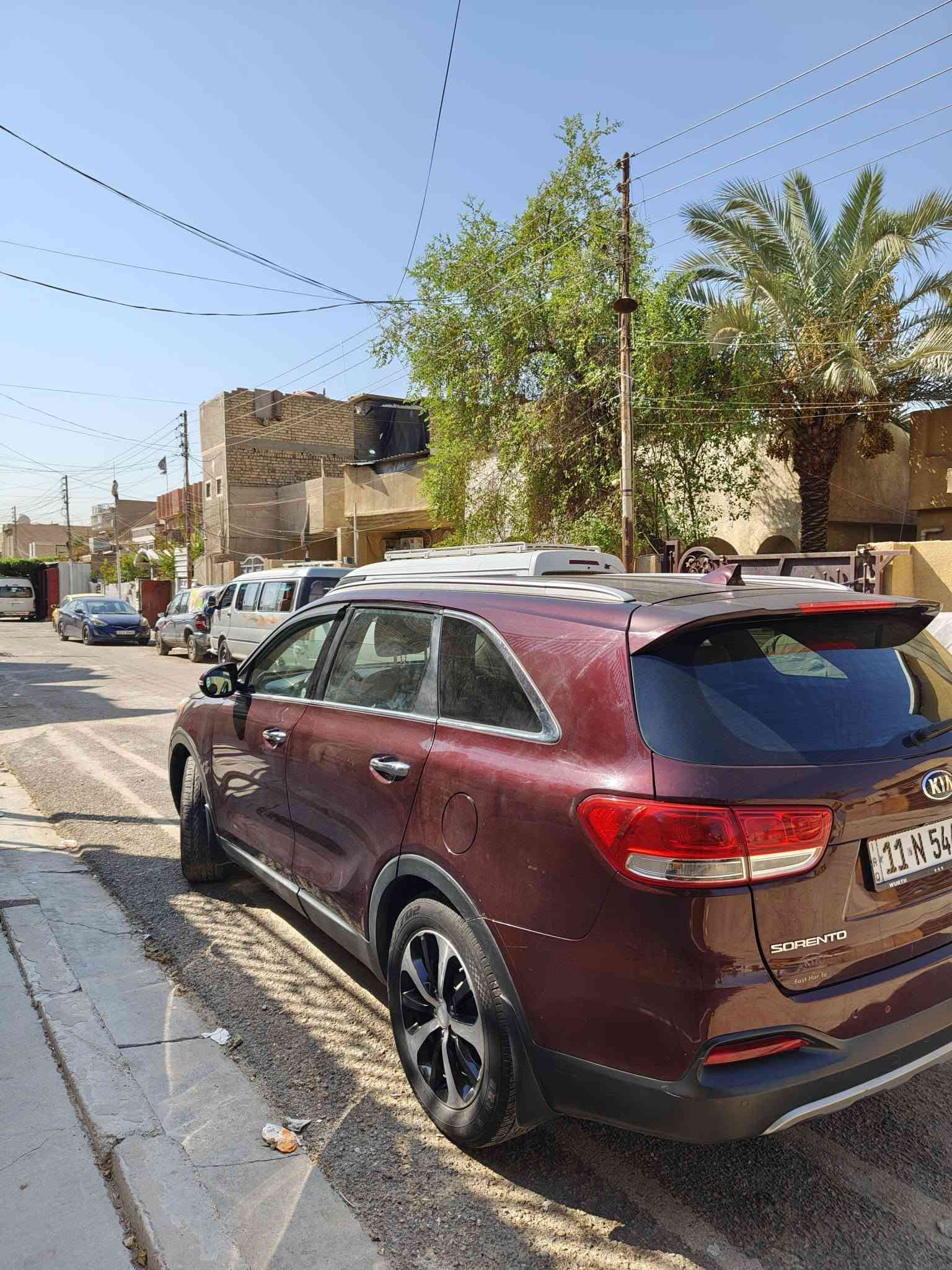 السلام عليكم صور الحادث مرفقة في المنشور
كيا سورنتو وارد امريكي مديل 2017 رقم بغداد بأسمي تحويل ثاني يوم
5 راكب محرك 4 سلندر توربو 2000 
فول مواصفات ماعدة الفتحة 
تحكمات ستيرا 
كراسي كهرباء 
شاشة كبيرة 
شاشة اعطال 
شفتات ستيرا 
3 وضعيات قيادة 
حساسات خلفية
كامرة دوارة
مراية معتمة كهربائية 
دفع رباعي 
تبريد منفصل قطعتين
كشنات جلد دواخل لون بيجي مطعم تخشيب  
وباقي المواصفات معروفة
كير محرك تبريد ممتاز
مبدل رواجز جدد قايش جديد طاحونة جديدة نضوح عندي بل كيس مسوي جديد باتري جديد تايرات كوري وخلفي ياباني 
حادثهة موضح اخواني بيبان مبدلات نفس الون بدون صبغ مصبوغة فقط الدوسة وتكمة وتكمة مبدل مالتهة القبق فقط وليس الشاصي فقط القبق اخواني انتبهو الكلامي القبق مكصوص ومبدل الشاصي مال التكمة سليم 
جاملغات الامامية بيهن بارد بسيط ومصبوغات على كد البارد 
الجاملغ الخلفي بي بارد يم الهلال بدون صبغ
مكاني بغداد البياع حي التراث قرب بانزين خانة حي التراث 
السعر 154 وبيهة مجال لشراي 
*********** متوفر واتساب

نص مكتوب في الصور:
- ٢٨ مايو، ٢٠٢٣
- ١٣:٣٦
- ٩٢ ٢٨ مايو، ٢٠٢٣ ١٣:٣٦