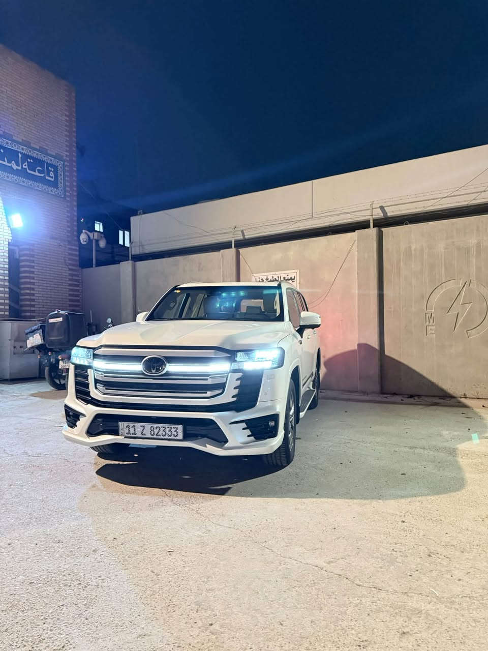 السلام عليكم
للبيع لاندكروز GXR limited 2025 
وكالة ساز بيها ضمان وعقد صيانة 
سته سلندر توين توربو 
خمس كامرات بيها 
المراية كامرة 
شاشات خلفية 
اضائة داخلية متغيرة عدت الوان بيها 
فول حساسات ورادارات امامي خلفي 
مثبت سرعة تفاعلي مع الرادار يشتغل 
لد امامي خلفي لايتات زنون 
داخل بيج مطعم بصاج 
سيارة جديدة اخت الزيرو ماشية ١٧ الف 
كلين تايتل بيها شخط خفيف بالدعامية 
رايدها ب ٩ دفاتر وبيها مجال للشراي 
سيارة مكانها ببغداد ***********
