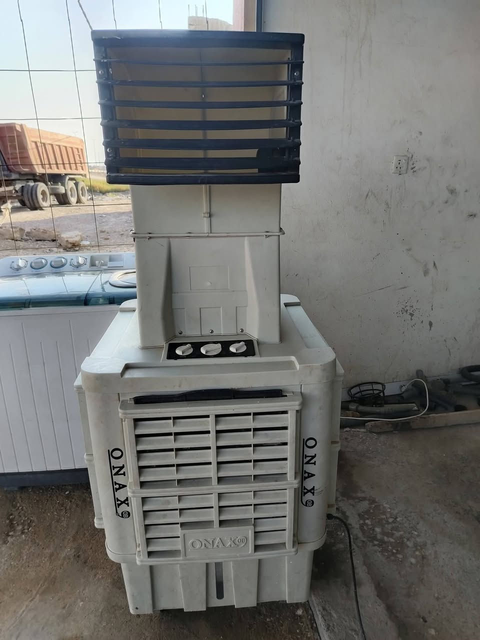 أرخص الأسعار يمي وبس *********** العنوان بدايت صعدت جسر الأخضر الي يطلع ع مجمع طالقاني ع ايدك اليمنه مجاور معمل ثلج نعمانيه متواجدين ليلاً ونهارا

