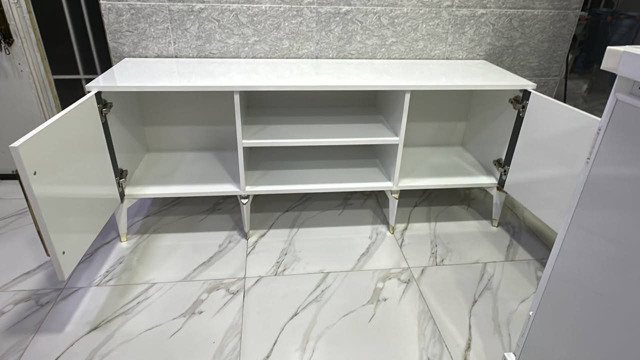 ميز تلفزيون • خشب MDF • موصل