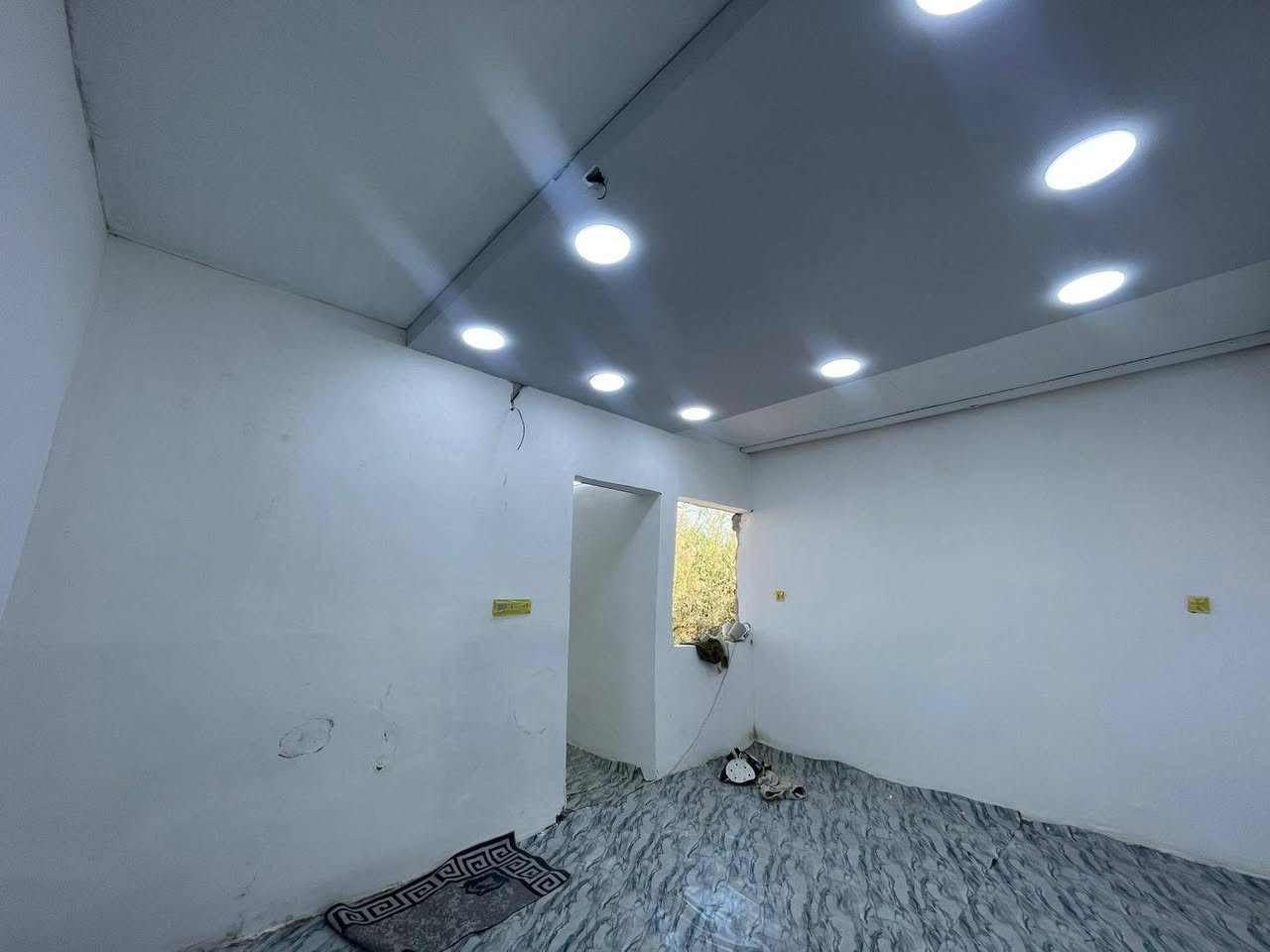 بيت تجاوز للبيع الدوره حي الصناعي قرب شارع 60 المساحه 300 متر جديد بناء غرفه واستقبال وخدمات ومطبخ ويوجد مساحه واسعه اضافه بناء
السعر 19 وبي مجال
***********
