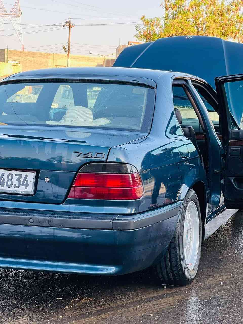 سلام عليكم من رخصه مدير الكروب بي دبليو كاسحه موديل 94 740 محدثه 2000 سياره جاهزه ابيع أو مراوس حسب القناعه 90 ورقه عليهه غرامه 6 ورقات ينزل من سعرهه ***********
