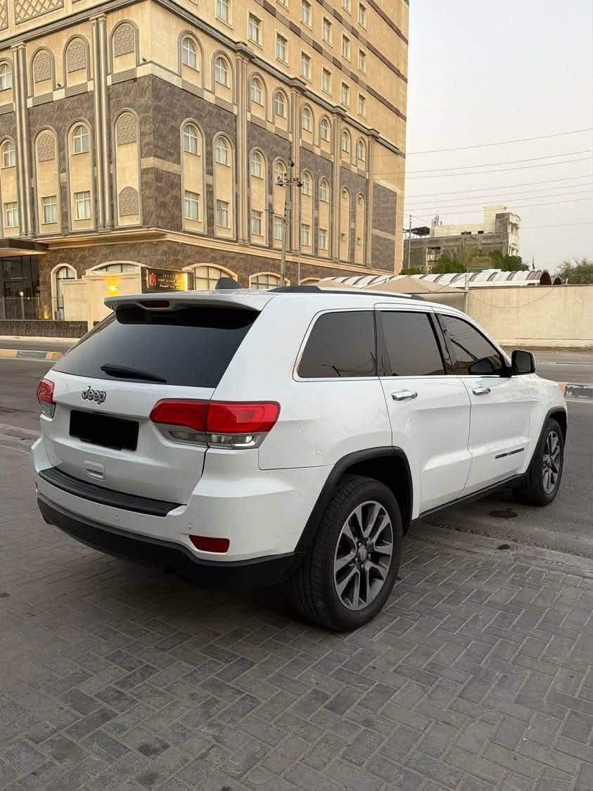 السلام عليكم
جيب لاريدو ٢٠١٧ فول عده الفتحه معروفه مواصفات الجيب السياره داخله تقرير تعمل وتسير بدون ايي ققطره ماء! وبيها بارد بالباب سعرها كلش مناسسب ب١٨٩ وببيها مجال🤯 ‪ ***********‬
