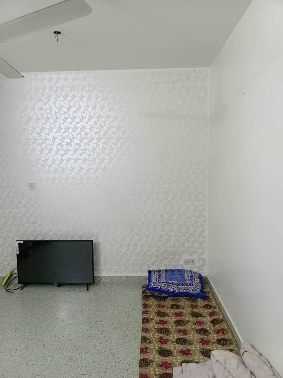 شقه للبيع في المجمع السكني السوق الأول آمّ ثنين ارضي الاتصال عل رقم ***********
