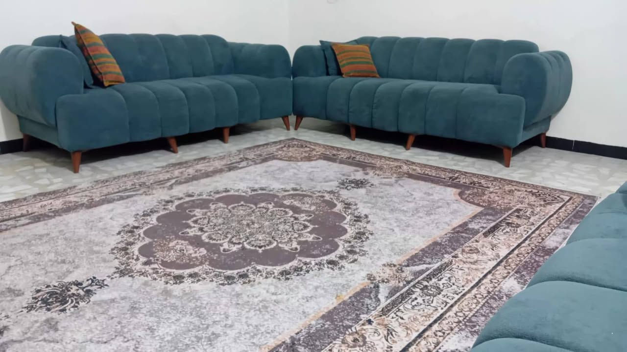 السلام عليكم...تخم للبيع 10مقاعد مع 6كوشات موديل تركي فلاديفيه استخدام بسيط مابي اي ضرر او تصليح السعر 550وبي مجال بسيط مكاني شهداء العبيدي الثانية موبايل ***********
