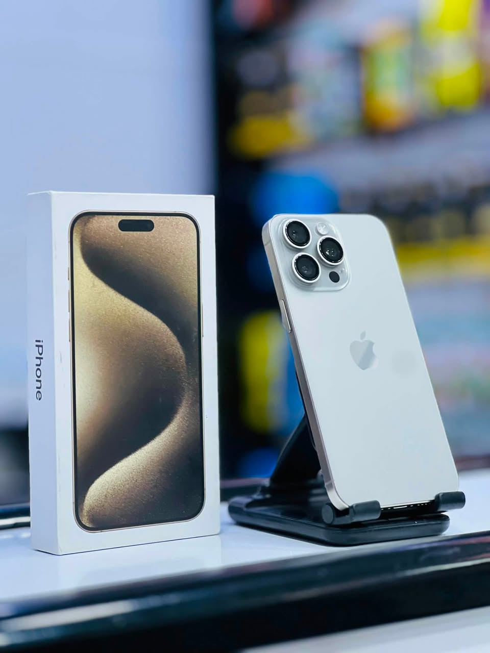 السلام عليكم متوفر:
♠️آيفون 15 Pro Max نسخة دبل سيم كارت(خطين) ذاكرة 256 بطارية 89 الجهاز مكفول وضمان✔️.

☑️***********☑️

☑️مركز سفن فون للهواتف النقالة☑️
