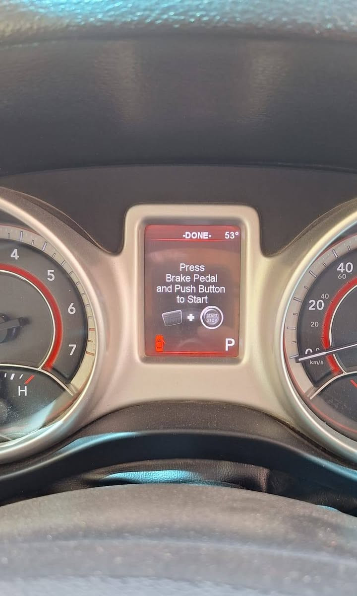 دوج جورني sxt ابيض موديل2015 
حادثها بسيط موضح بالصور
6 سلندر
بصمة ابواب
بصمة تشغيل
تحكم ستيرن جهتين
ويل كب كروم اصلي
مثبت سرعة
دبل كزوز
7 راكب
3 قطع تبريد
حساسات خلفية
 سنوية تنتهي 2029 
السعر 123 ورقة وبيها مجال بسيط
للأتصال عل الها‏تف ‪***********
