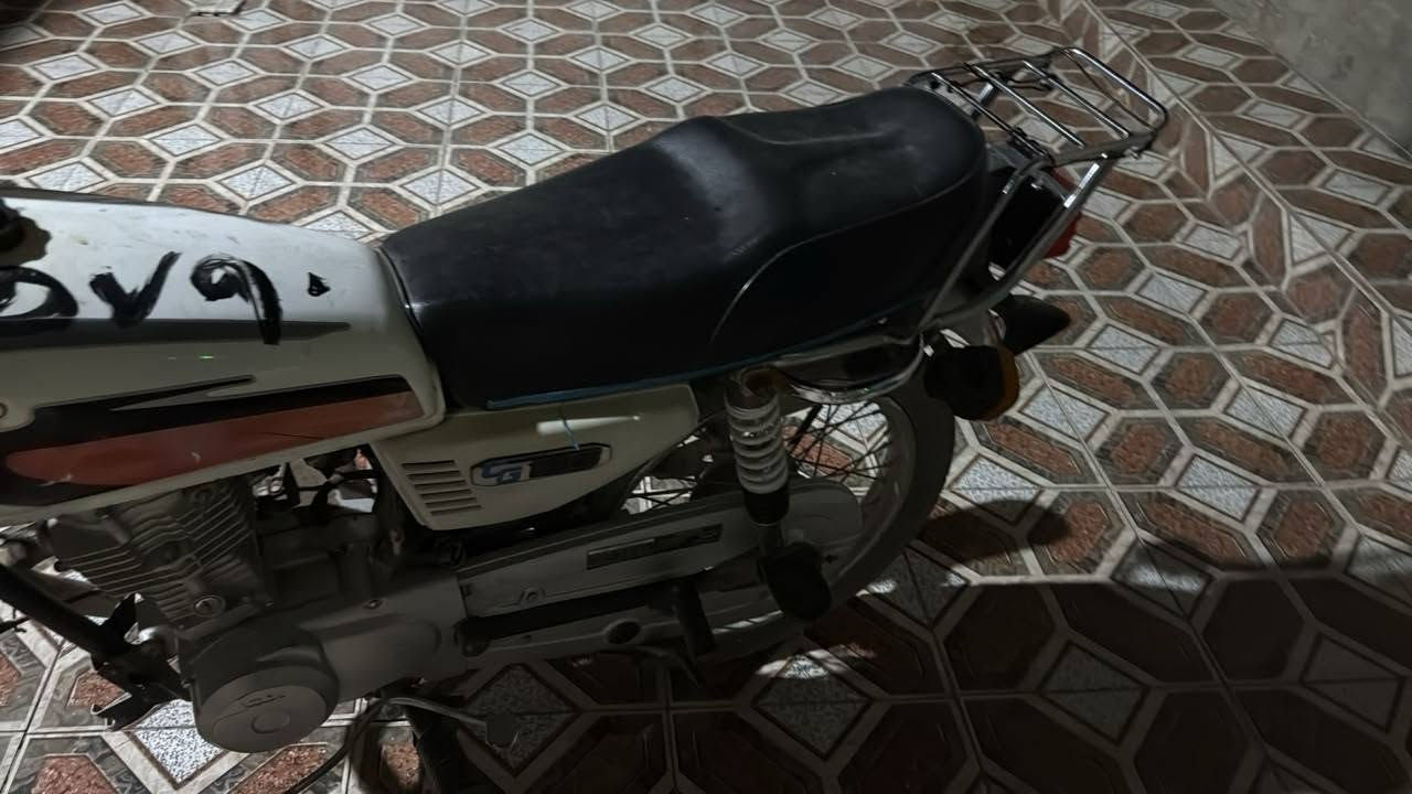 اوراقه كامله رايده ب 600 الف فقط ودراجه قويه كلش
