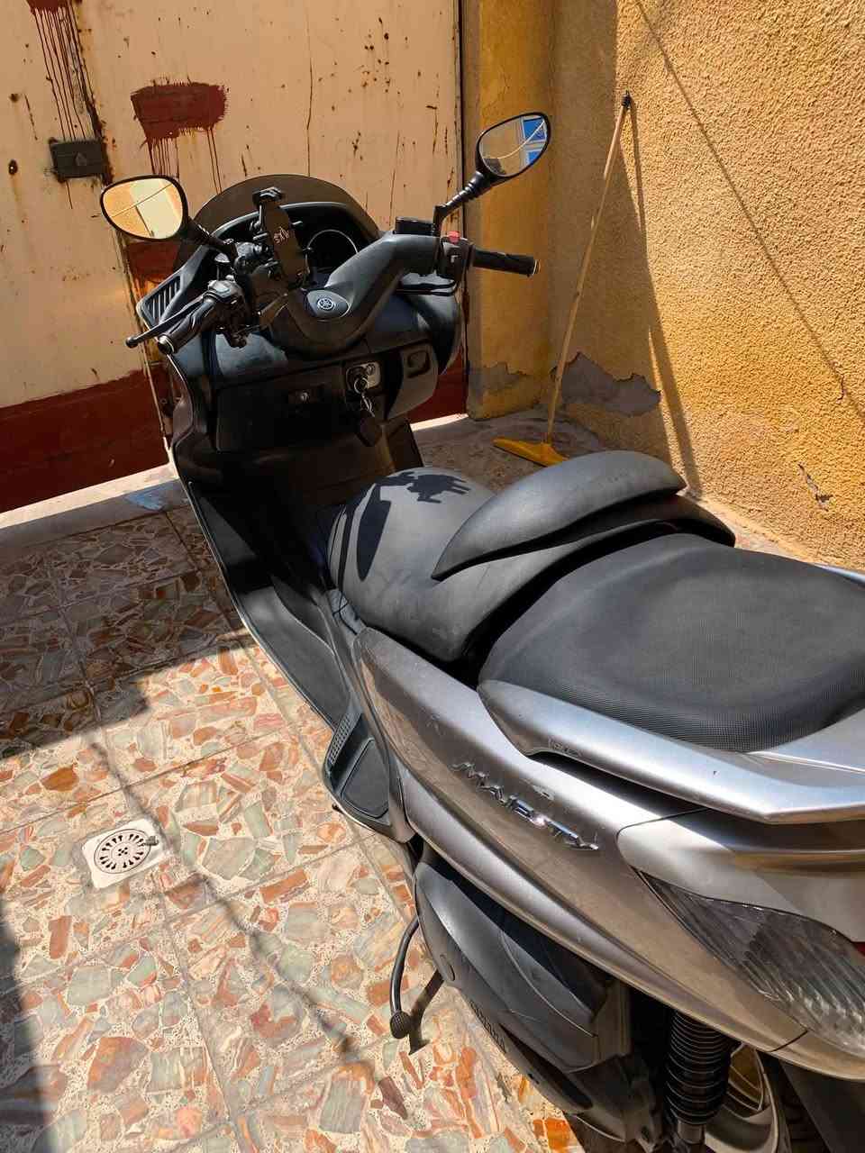 للبيع ياماها ماجستي مني كراند مكينة 250cc
السلام عليكم 
اخوان الرجاء تركيز بقراءة المنشور قبل الاتصال
 
للبيع دراجة ياماها ماجستي مني كراند مكينة ربع 
مواصفات الدراجة معروفة 
مكينة مكفولة بلادية برغي ما مفتوح دهنها موتل الاخضر ركز الاخضر وليس الاحمر دهن خاص Maxi Scooter
ماء راديتر زيتي
الدراجة عليها ادامة كهربائيات كلها شغالة 
الدراجة امانة الله شلعة ومعدل ورزانة تاكل الگاع اكل وبالعافية عالياخذها 
 
مكانها بغداد المشتل 

الشراي يتصل 

***********
***********

