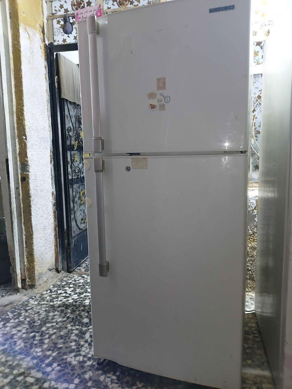 ثلاجه هيتاشي 22قدم شغاله عفحص تجميد فول نضيف لسعر 240 بغداد مدينه الصدر يوجد توصيل *********** بغداد, العراق
