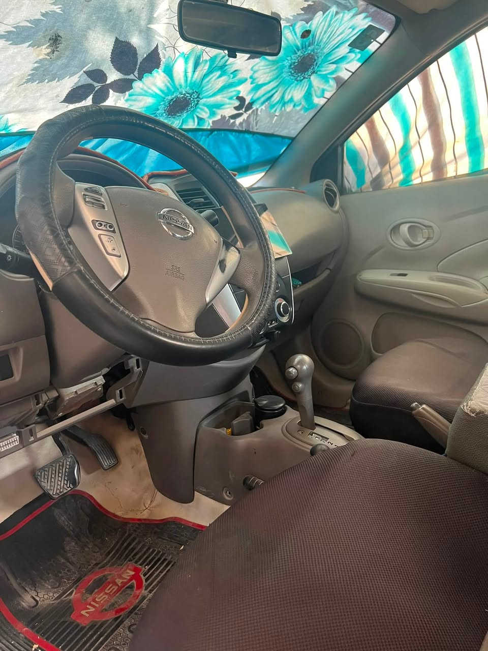سلام عليكم سني هندي موديل 19 رقم بغداد بيها عطل بس الكير  سعرها 65  وهذا رقمي ***********
