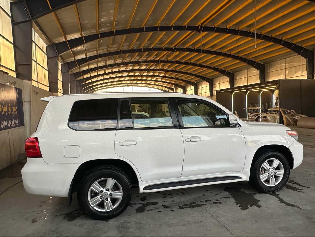 Toyota Land Cruiser 2013 GX 
بى بوياغ 
١٨٠ كم رؤشتووه 
سيستمى غازى إتالى به ستراوه  
گير و مكينه ى نه كرايته وه و عه يبى نيه 
به ناوى خؤمه  سنوى نوييه 
 
س٣ PDR بچوكى هه يه 
سعرى ٢٩٥$ هنده ك مجال 
*********** أربيل, العراق
