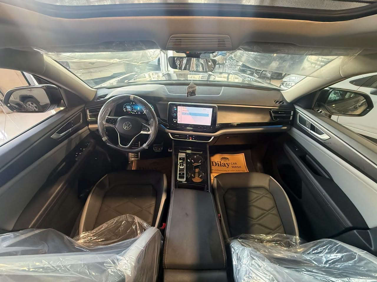 VW Atlas PEAK-EDITION 2025
فولكسواكن اطلس بيك ادشن 2025

وارد أمريكي 🇺🇲
بدون دواخل قطعة وحدة ✅️

محرك 4 سلندر 2.0L توربو 
7 راكب 

فول مواصفات للأخير :
دفع رباعي 4motion 
تايرات جبلية ويل قياس 18 
بانوراما
داخل جلد
إضائة داخلية 30 لون 
كشنات أمامية تدفئة + تبريد + كشن السائق كهرباء
تبريد 3 قطع 
شاشة تدعم Apple CarPlay + Android Auto
شاحن لاسلكي
حساسات أمامية + خلفية 
نقاك عمياء 

ماشية 28.000mi

مكان السيارة أربيل شارع معمل البيبسي

السعر 26.500$

للإستفسار 
*********** إتصال أو واتساب
