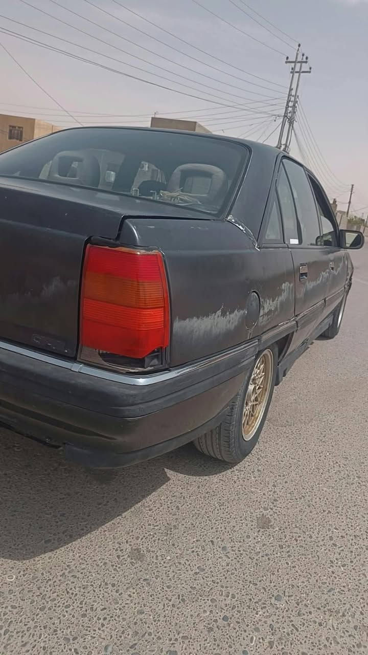 السلام عليكم للبيع اوبل اوميكه رقم صلاح الدين شرط التحويل كير محرك شرط كهربائيات كلها شغاله السياره كلهه ابلاديه مكفوله من الصبغ والمجون سعر 25 وبيهه مجال ويرهم امراوس للأستفسار ***********
