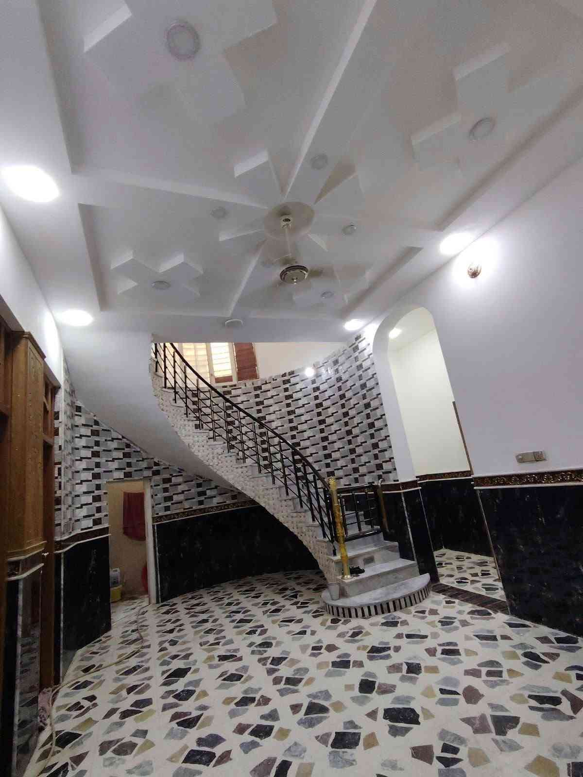 بسم الله توكلنا على الله
دار للبيع مساحه 200 متر طابو صرف طابق واحد بناء حديث سنه البناء2024طابوك وصب كونكريت
 الاستقبال 4×7
غرفتين 5×4
مطبخ 6×5 حار وبارد
صاله كبيره
صحيات داخليه 
مناور 
كراج سياره 
 يحتوي على محل
العنوان حي الصحفيين بظهر الاربع سايدات الفاصل بين الصحفيين والمستشفى البناني 
 الاستفسار 
***********
***********
