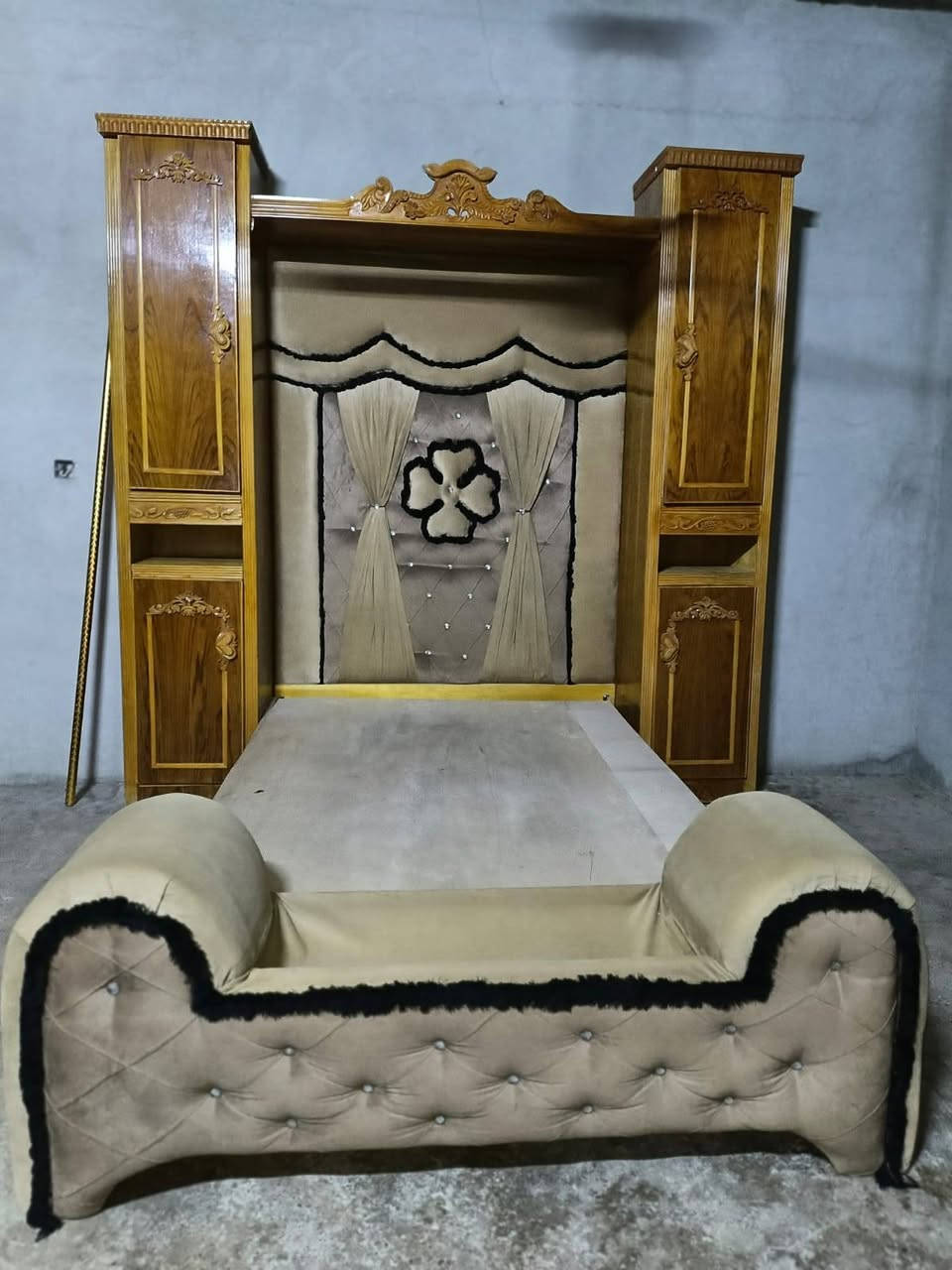 السلام وعليكم خشب للبيع نضيف  مكاني سهل نينوى بايبوخت
السعر 850 وبي مجال 
*********** وتساب
