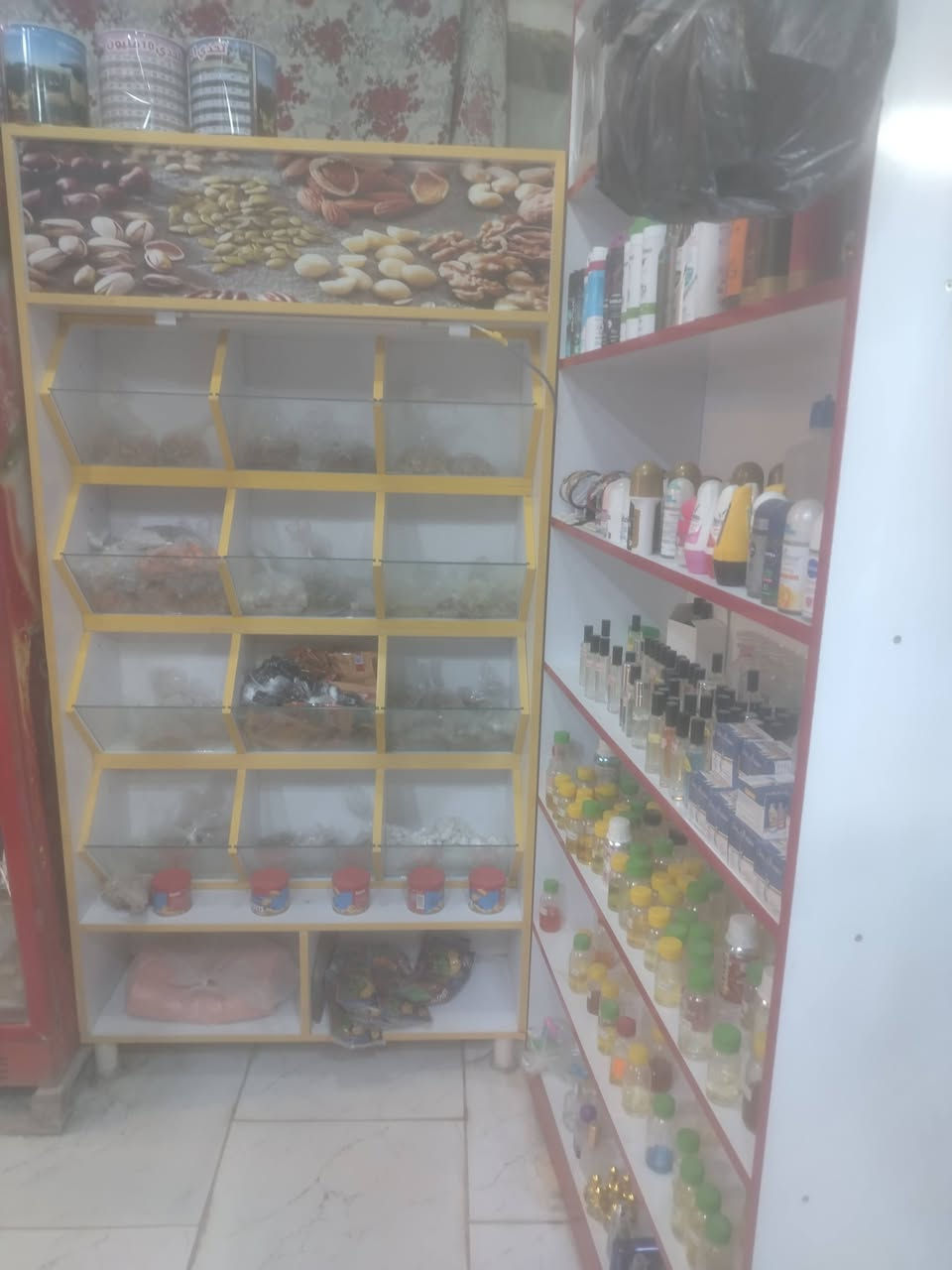 عارضه كرزات للبيع لعدم وجود مكان السعر( 100) ما بيها اي خلل ونضيفه كلش رقمي *********** ومكاني / نجف / مناذره
