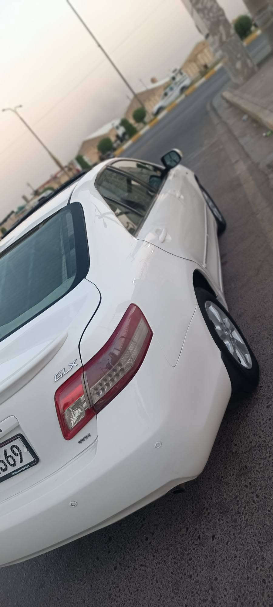 السلام عليكم   
اللهم صل على محمد  

 مTOYOTA كامري خليجي 2009
فطيم سعودي GLX فول موصفات 
  
   شرط التحويل رقم بغداد انكليزي 
 
محرك 4 سلندر     2400 
   

 
بيها السياره صبغ   حزام علمود لا اتعبك ولا اتعبني اثر شخوط ودعجات سياره بدون دواخل مال جناي السياره    

كهربائيات كلها شغاله
  محرك  كير كفاله 
كشن كهرباء 
تحكمات بالستيرن مثبت سرعه 
 السياره كلش نضيفه ومتعوب عليها 
 باتري جديد  اصلي 
  تبريد منضومه كلها ع البلاد  
تدفئه شغاله 
سلايت روف فول 
سنتر لوك  السياره  
    
تجي تفحص وتقتنع واني حاضر 
        
العنوان الانبار الفلوجه 
 …السعر 93   
بدون مراوس بدون اقساط بيع نقد فقط 
 الشراي يتصل📞 وحياكم الله  اخوتي‏
***********
***********
