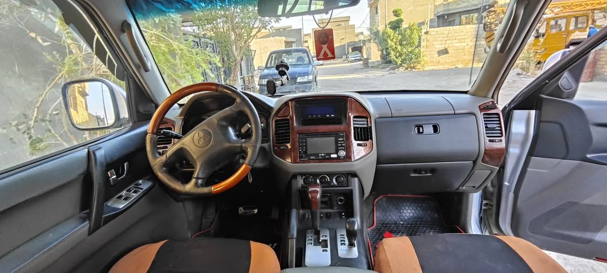 السلام عليكم باجيرو 2005 قطعتين صبغ اثر جراد اي ضرر ما بيها مكان السياره فلوجه السعر 80 ورقه ***********
