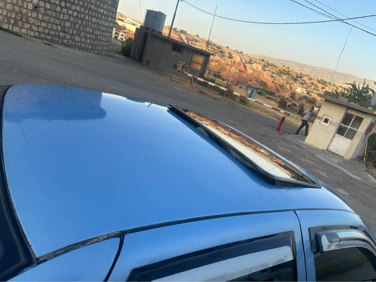 فيكترا 1993سه ياره كي زور باكو بي مه سرفه يه ك ديناره مه سره في نيه مه كينه 20 جام كاره باي سيلايت كيرو مه كينه به شه رت بي لي دران مه كينه كه م سه رف هه يه سه نه ويه ئه ولايات به شه رت 23وه ره قه و مه عا مه لا*********** أربيل, العراق
