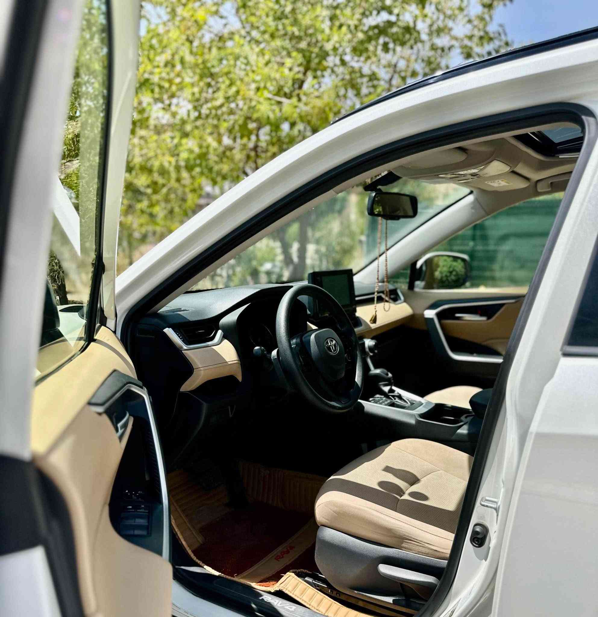 TOYOTA RAV4
﷽

تۆیۆتا ڕاڤ4 خلیجی سفری شەریکە بۆ فرۆشتن
مۆدێل 2020
سەیارەکە زەمان و سفری شەریکەی سازە و ماڵی دۆستە 
بێ بۆیاخ و قەپ و قۆپە ٢ پەنجە pdr هەیە و هیچ پێوەی دیار نیە تەنها چاڵێک بووە چاک کراوە،  دەعامی بۆ دەعامی بە شەرت
سێرڤز و هەموو شێک کراوە تەقە و ڕەقەی نیە چوار تایەی یابانی لۆکی بۆ بەستراوە گێڕو مەکینەی بە شەرتی هەموو شتێک نەکراوەتەوە و هەلم و بوخار و سەوتی نیە وەك سفرە ماشاالله 
مەسەفاتی فولە.....
دەبڵ ئەکسل ئۆتۆو.. 
ئۆتۆ هۆڵد
برێک بەسمە و ئۆتۆو
سێ مۆدی لێخوڕین ( eco-nurmall-sport)
گێڕ عادی و تۆتۆماتیک
بەسمە و شەغالە ( هەردوو بەسمەی بیلادی لەگەڵە)
شاشە و کامێرە و شاشە گەورە
تەبرید لەمس و دوو زۆن و مەرکەزیشە
حاسەی پێشو دواوەی هەردو دەعامی
دۆسە لید بیلاد
ناو خەنەیی
ئاوێنە -(دژە فول+هیتەر+ئاوێنەکانی شەفتە+ لید+هیتەر)
سەقف سڵایت و ماوسی سەر سەقف بیلاد
توڵ و بلاجکتۆر
لایت ئۆتۆ
لایت بیلاد لیدی سەر لایت و عەدەسەی زینۆن 
بەگلایت لید و لێزەری تەم
چارجی موبایل شەحن کردن
چوار جام ئۆوتۆ
سپێری دانەبەزیوە هەموو ئەشیای بلادیەکانی ماوەو لەگەڵیەتی
سەیارەکە ماڵی دۆستەو دوو
دەستی کردوە و بە ناوی خۆمەوەیە ١١٥ هەزاری هەقیقی ڕۆشتوە
سعری 246$ مەجالێکی برایانە
ژم/ ***********
شوێن سلێمانی السليمانية, العراق
