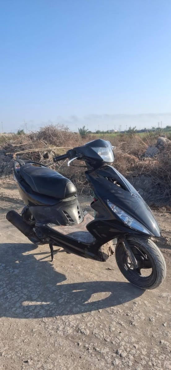 ماكس مضلح نوزل (مفتوحة مرة وحدة قبل سبوع جفتتها تجفيت عام بوشة٤٩ وبستم ولفات زنجيل مصاطر ضاغطة ) فلتر شوته جديد باتري جديد واقية طين جديده واير سرعك الأصلي جديد دشلي سرعة جديد مات تفصيخ بنزات بريك خلفي جديد خرز جدد بنزات كلج خلفي جدد ،، كلشي شغال هورن اشاير عداد سرعه عداد بانزين كلوب أمامي كزوز البلادي مالتها تاير خلفي جديد شعلة تاكل الكاع معدل عالي السعر ٦٥٠ وبيها مجال
التواصل خاص *********** 
ماكس مضلح نوزل (مفتوحة مرة وحدة قبل سبوع جفتتها تجفيت عام بوشة٤٩ وبستم ولفات زنجيل مصاطر ضاغطة ) فلتر شوته جديد باتري جديد واقية طين جديده واير سرعك الأصلي جديد دشلي سرعة جديد مات تفصيخ بنزات بريك خلفي جديد خرز جدد بنزات كلج خلفي جدد ،، كلشي شغال هورن اشاير عداد سرعه عداد بانزين كلوب أمامي كزوز البلادي مالتها تاير خلفي جديد شعلة تاكل الكاع معدل عالي السعر ٦٥٠ وبيها مجال
