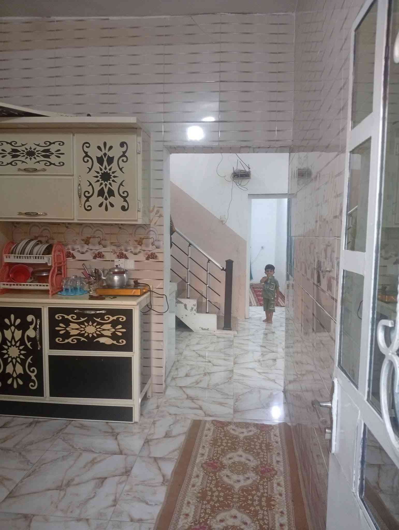 🏡 دار للبيع 
📍الموقع : بهرز ـ حي القادسية ـ قرب اسواق صباح الدليمي 
📐 المساحة : 150م الوجه 7.5 
🧾 زراعي سند 25 
✅ يتكون الدار من طابقين 
1️⃣ گراج كبير ، أستقبال ، مطبخ ، صالة ، غرفتي نوم 
دورتي مياه
2️⃣ 3 غرف نوم ، صالة ، دورة مياه ، بيتونة 

✅ خدمات كاملة( ماء ،مجاري، كهرباء، شارع تبليط ) 

للأستفسار : ***********
