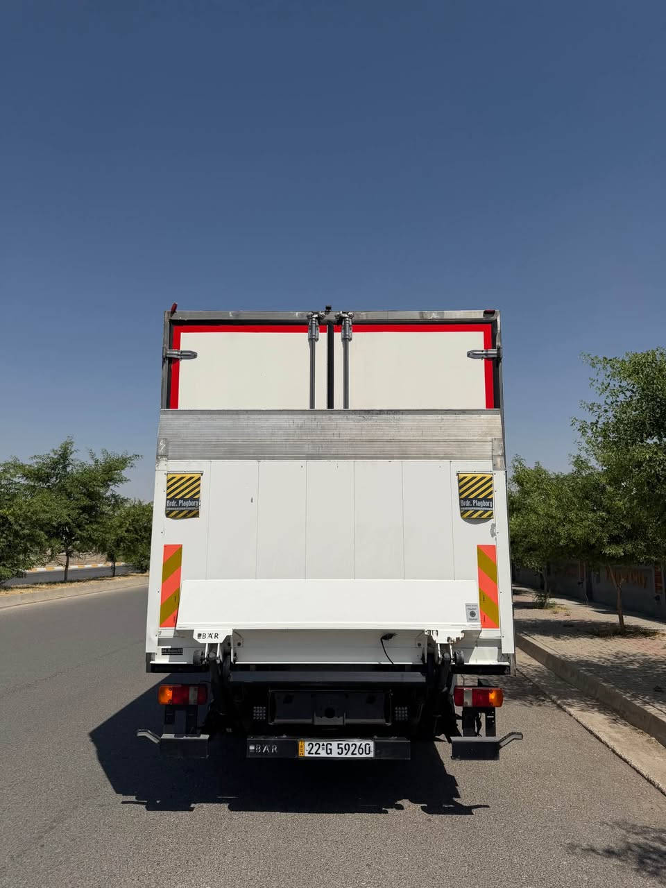 اتيكو ٢٠٠٩ atego 
٨ برغی ٦ پستن 
سبوغ و شانسی و مەکینەی بە شەرتە 
*********** أربيل, العراق
