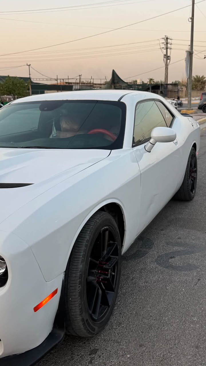 السلام عليكم
للبيع dodge Challenger 2015 /3600 خليجي

مواصفات الsxt المعروفة

رقم سليمانية دولي تحويل مباشر

بصمة

شاشة كبيرة

تحكمات

شفتات

عليها ويل وايد بدي اصلي

السيارة داخلة كلين للعراق هنا صار بيها قطعتين جاملغ وبنيد محدث srt
مكانها كربلاء

السعر 128 وبيهه مجال بسيط

للاستفسار ***********
