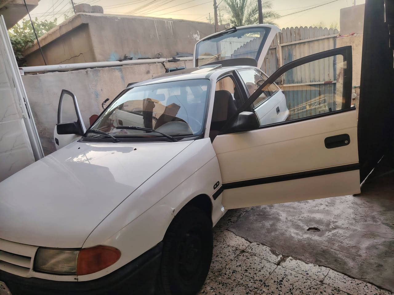 السلام عليكم استره للبيع حجم 16 بلا صبغ نضيفه رقم نينوئ مشروع وطني السعر 46
***********
