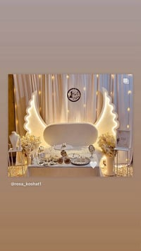 فراشة • جناح • طوق ورد