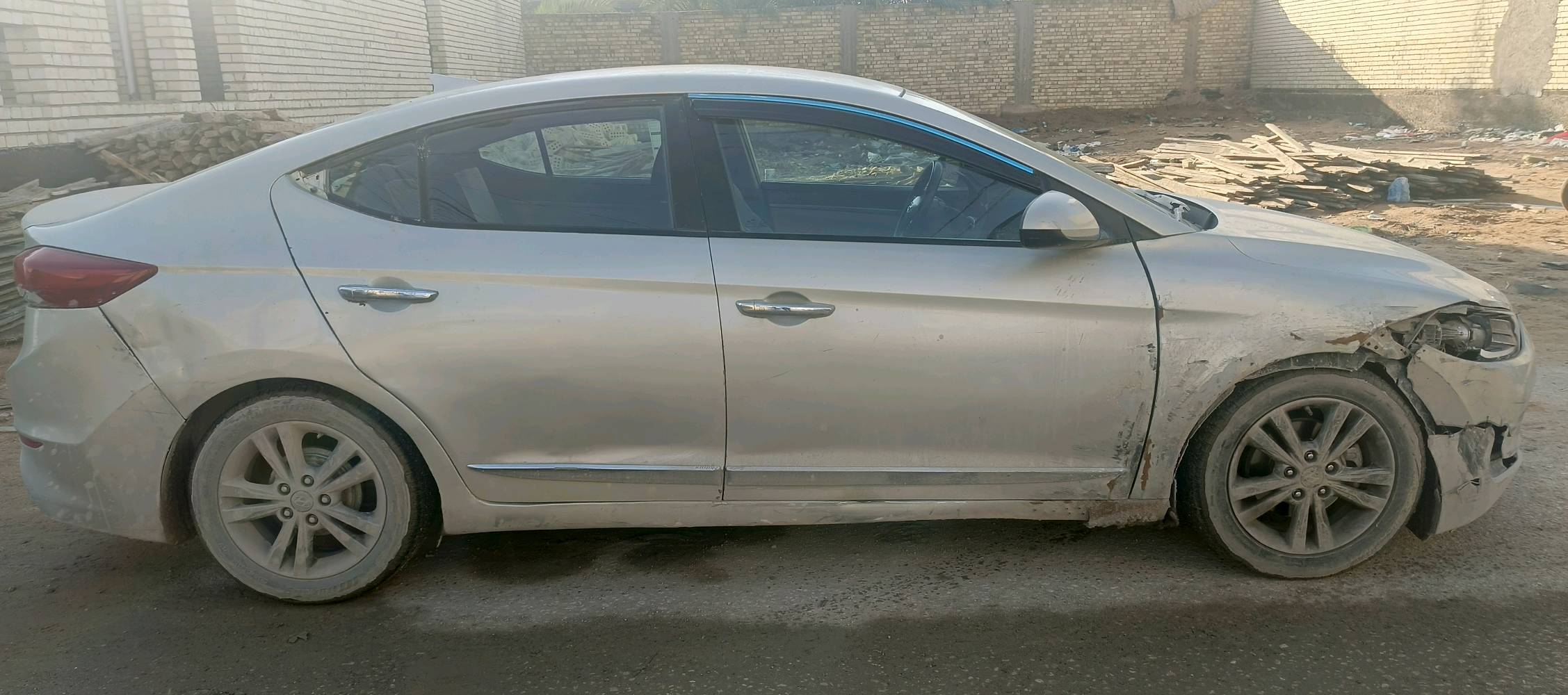 السلام عليكم 
سيارة الانترا 2017 امريكي محرك 2000 
رقم نجف جديد السعر 85 وبيها مجال بسيط
حبيبي شنو موقع السيارة بالضبط بأي محافظة/منطقة؟: 
النجف الاشرف 
القير شنو نوعه: أوتوماتيك لو عادي؟: 
اوتوماتيك