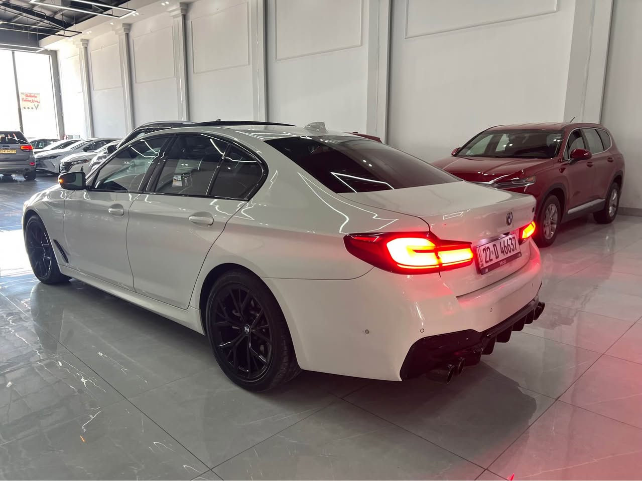 Bmw2022 xdrive m 530i 
فول الفول داتو شو 
لايتات متحرك كشنات كهرباء 700
شاشه كبيره اشاره باليد صوت 
سماعات هارمن كاردن 
ختم M دوسات ستيرن فلنجات شاشه 
صندوق كهرباء  هواي مواصفات بعد 
ماشيه قليل ٣٥ ميل 
حادث ٣ قطع صبغ ٢ تبديل بلادي 
شرط اي دواخل ماكو شخط داخلي ماكو 
ايرباكات سستم 
بيع او مراوس بشي اقل 
مكان السياره اربيل للاتصال *********** أربيل, العراق
