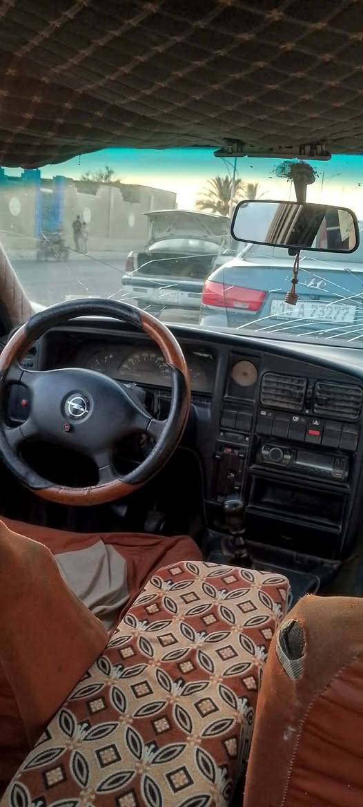 للبيع اوبل اوميكه 1992 رقم انبار ابسمي مكينه كير كلهن مكفولات تخم تاير صدر نضيف مابيه خويس السعر 18$ وبيه مجال للاتصال‏‪***********‬‏ مكانه فلوجه النساف
