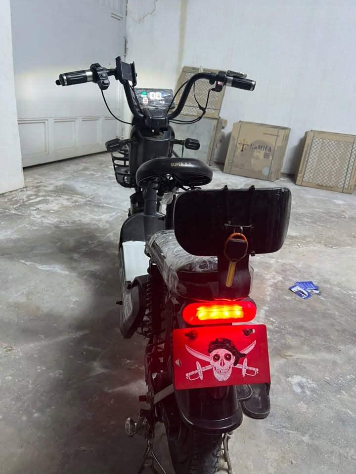 پاسکیل شەحن بۆ فرۆشتن حەجم ١٤ پاتری زەعیفە برێکی مەزموتە سعری٩٥هەزار شوێن کەلار ***********
