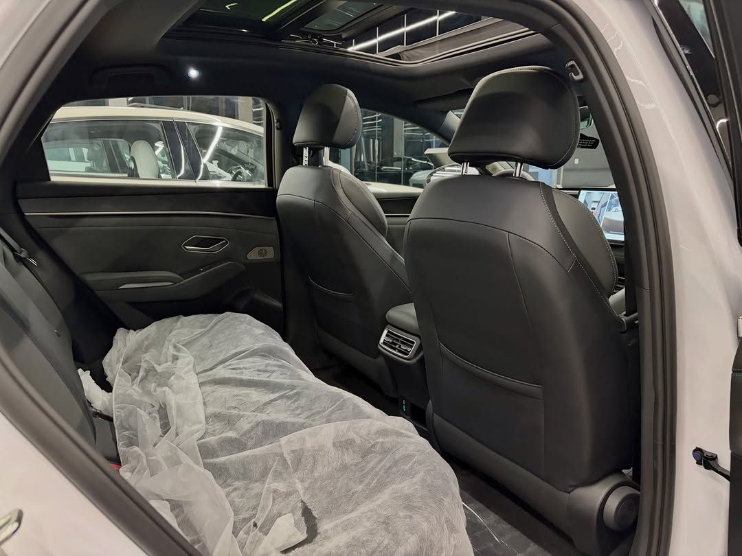 🔥باتری گەورە و پانۆراما و سفر کیلۆمەتر🔥
BYD Qin L Flagship
‎ بی وای دی چین ئێڵ
‎‏‎مۆدێل ٢٠٢٥ مکینە ١.٥ باتری ١٢٠ کم ‎ 
‎ ‏‎شحن+کارەبا+بەنزین
‎١٦٠٠ کیلۆمەتر بە تەنها یەک تەنکی بەنزین 

‎‏‎مواصفات فول، پانۆراما، کوشن کارەبا ،١٣ کامێرا، داشکام ڕیکۆرد، ئۆتۆ پارک ، ڕاداری خەتی جادە، ڕاداری تحدید سرعە،بەصمە، کارت، شاشە گەورە ،کامل حساس، سوکان ڤۆلیۆم، ویلکرۆم ١٧، ئیشارەتی سەر ئاوێنە، تبرید مرکزی، لایت زینۆن، بەگلایت لید، گێچ ئەلەکترۆنی،درایڤ مۆد، دوگمەی خلیسکان، ئەی بی ئێس، ١٠ ئەیرباگ.

‎کێبڵ شحنی بیلادی و کارد و فڵچەو و موادی پەنچەری لەگەڵدایە

‎بۆ زانینی نرخ کۆمێنتێک بەجێبهێڵە
‎لتفاصیل والسعر اکتبوا التعلیق

‎‏‎‏‎ پێشانگای ســـلـــێــــمـــانـــی ھەمیشە پێشەنگین 
‎‏‎معرض الســــلــیــمانـــیـــة ھو الافضل دائماً

‎‏‎بە داوای لێبوردنەوە شێوازی قیستمان نییە⚠️⚠️
‎‏‎نعتذر منکم لیس لدینا نظام الاقساط⚠️⚠️

‎‏‎📍العنوان: سلیمانیة -طریق کرکوک-نقلیات الرئیسی السلیمانیة - الرقم ١٢٨
‎‏‎📍ناونیشان: سلێمانی - تێرمیناڵی سەرەکی سلێمانی- ژمارە١٢٨

***********☎️

#BYD #QinL #BYDQINL #SlemaniAuto
