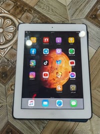 ايباد ٤ • يحمل البرامج • ما مفتوح