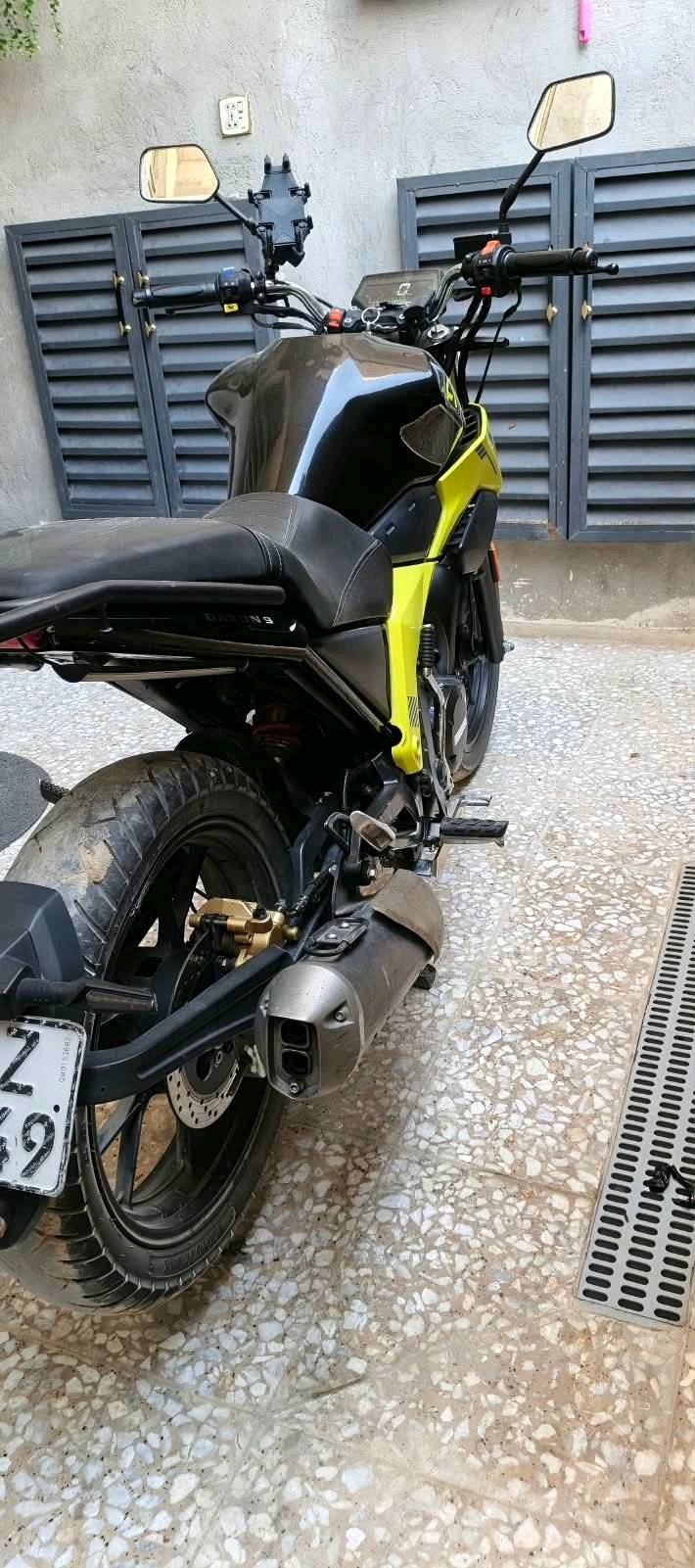 🏍️ للبيع دايوان ميگا رياضي 200cc — 2023

📍 بغداد، الرقم باسمي
🔹 ماشية 14 ألف كم
🔹 مكينة ما مفتوحة
🔹 استخدام شخصي، ما مشتغلة توصيل
🔹 السعر: 2,400,000 دينار

الملاحظات:
🔸 رصعة بسيطة بالتانكي
🔸 الإشارة الخلفية اليمنى محروگة (تبديلها حوالي 500 دينار)
🔸 تحتاج غسلة وترتيب

📌 الفحص حق المشتري وبكل أريحية.
📩 ***********