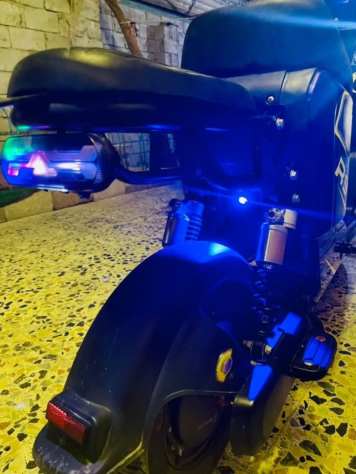 آر تسعه للبيع دراجه كفاله عامه
دراجه بطارياتها جدد قبل سبوع شديتهن م
خمس بطاريات 🔋
32انبير 
مديل2026
لايت عالي ناصي
بلوتوث 
شاشه تحكم بل بلوتوث
هورن 
بيها نضام بك R
اشاير رباعيه 
كله شغال 
دراجه بصمه سويجين وكارت
أربع نمر 
وبيها بعد مواصفات
سعر. 450 بيها مجال
مكاني بصره البهادرية
***********
