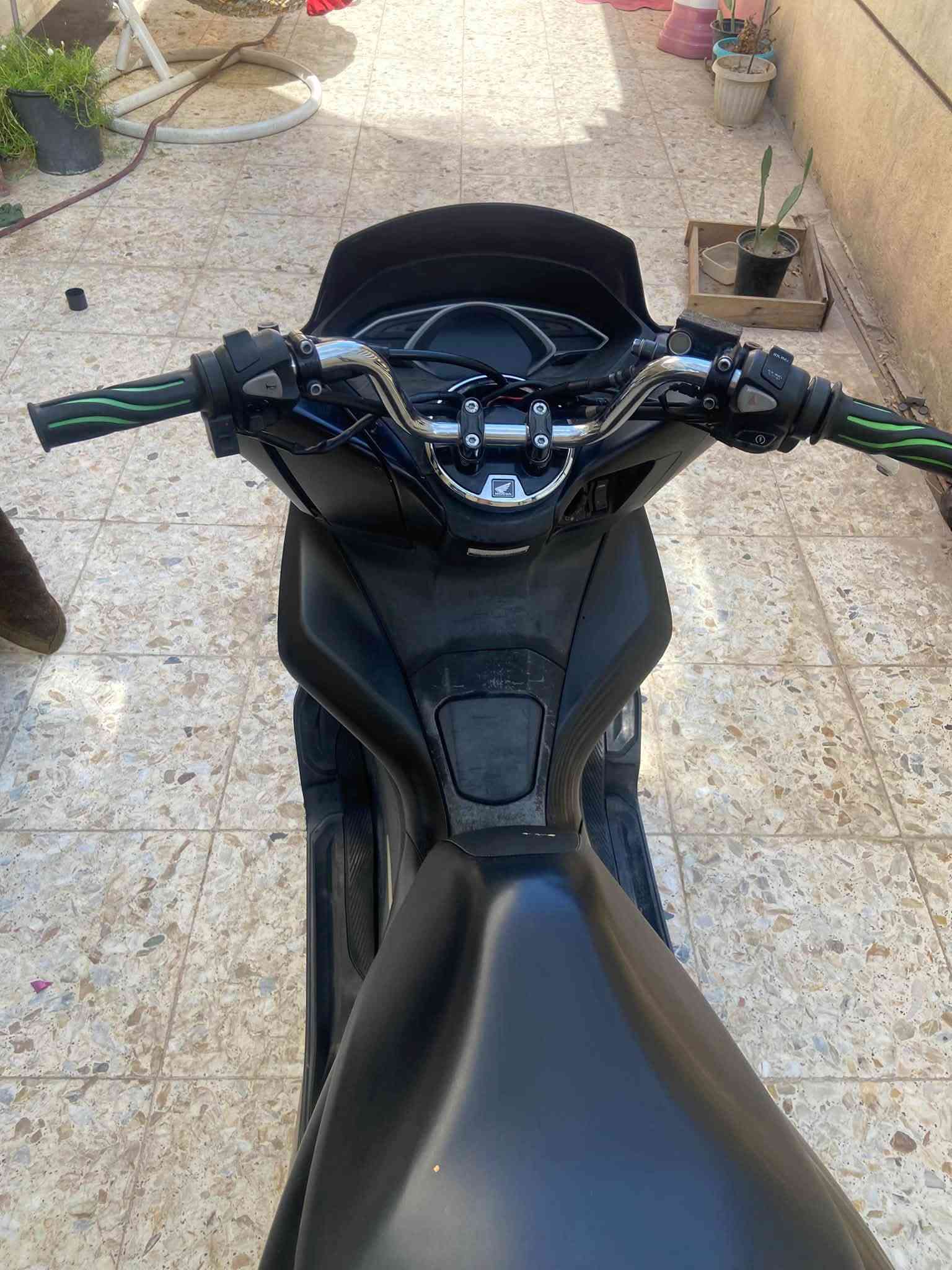 سلام عليكم بي سي اكس. جيل 3. وارد كوري للبيع.
دراجه. مال رمبه صالها شهر من نازله. كفاله عامه 

وضمان كفر ومكينه تجي تأخذ من باب لبيت. 

ممشا 16 ألف  حساس ازدحام نضام A سنان حساس لدراجه خير منالله 

لسعر 13 وبيها مجال لعنوان بغداد حي لبتول قرب فلكت حي لنصر. ***********
