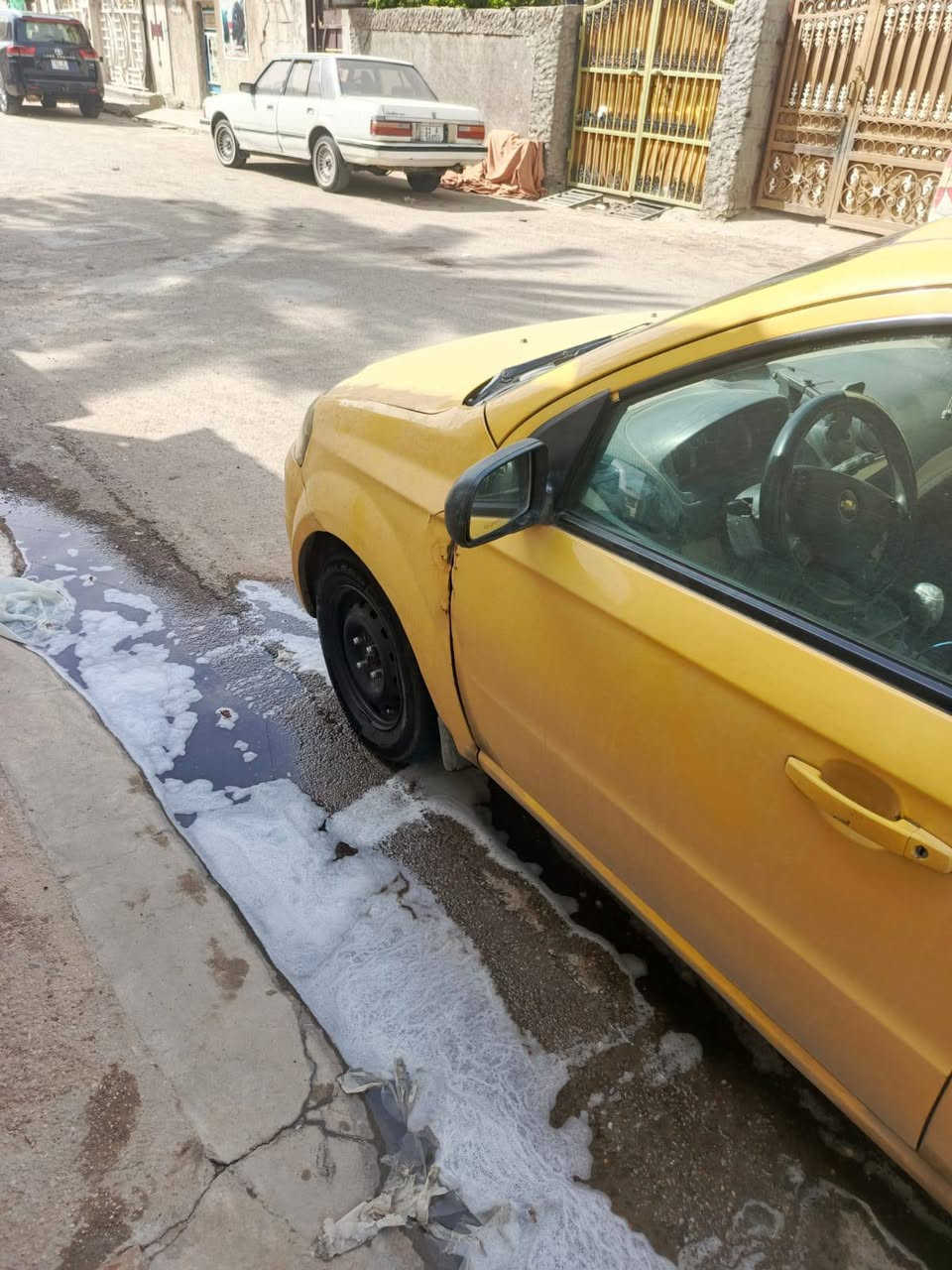 عندي افيو مصرف الموصل تعرفون ماعليهن حجز ذني على اساس الدولة اتحولهن قبل فتره صرحو بهيج موضوع 2011 صفره محرك المفتوح مو الامسكر كير اوتوماتيك كشرها نضيف مابيه ضربه داخله نضيف كهربائيات كله ابلاديه باتري جديد نقصه بس صدر غرامات مصفره هيئة عليه 428 قفله 30 راعيه الشرعي يسويلك وكاله
 العنوان بغداد المواصلات 
رقمي بي واتس ساب فقط
***********
