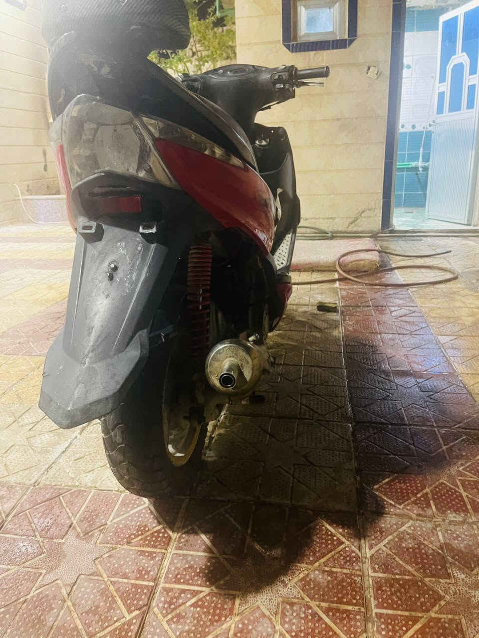 دراجه ماكس عدله 140 ثعلبه.  مبدل بيها بوشه وكابرتيه اصليات ودراجه حليوه كفراتها زوينات سعرها 350 وبيها مجال بصيط  مو شراي لا تراسل مكاني سماوه الغربي *********** وتساب خط
