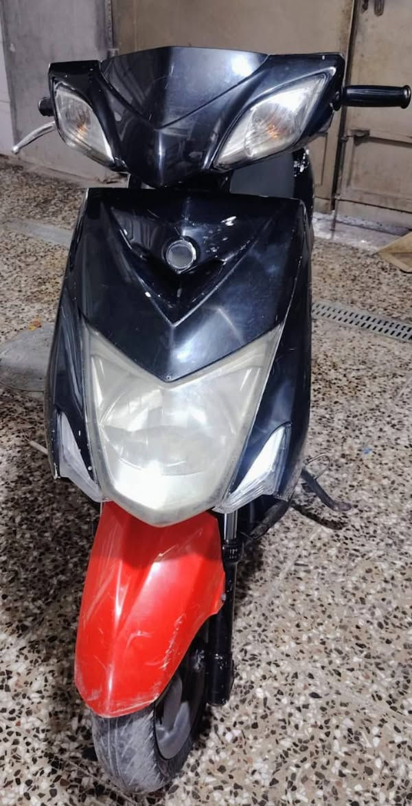 سكنز لد حديث للبيع السعر مليون و200 وبيها مجال ***********
